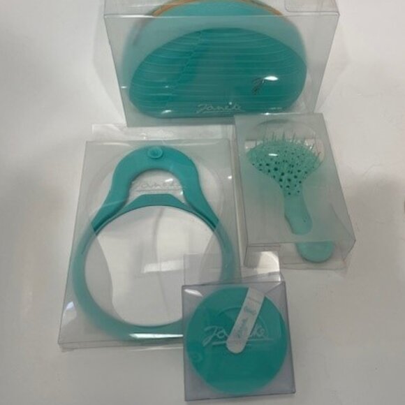 Cosmetic Bag & Mirror - NEW in package- Giftable ! - Picture 7 of 7